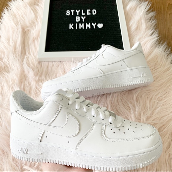 NIKE AIR FORCE 1 Triple White Sneakers Shoes - Picture 5 of 14